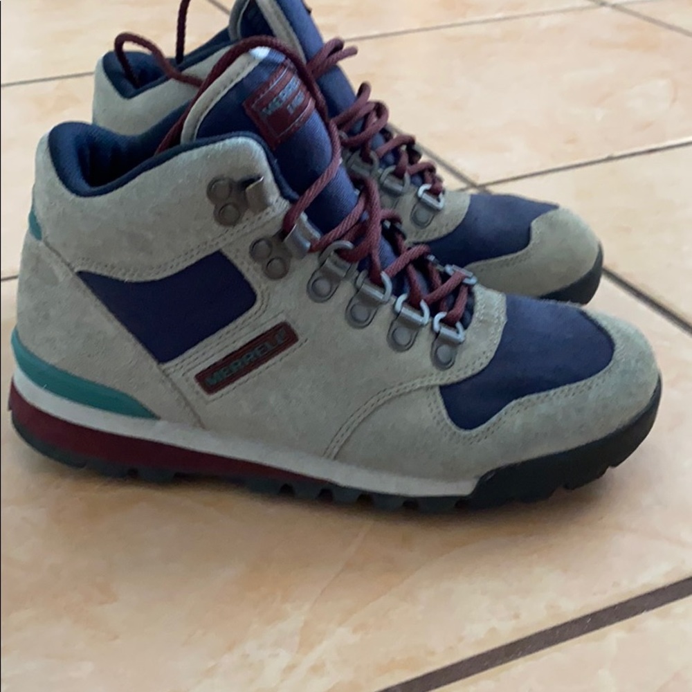Women’s Merrell hiking boots 6 retro inspired